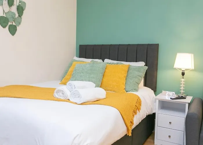 Trendy 1Br In West Kensington -Opposite Station